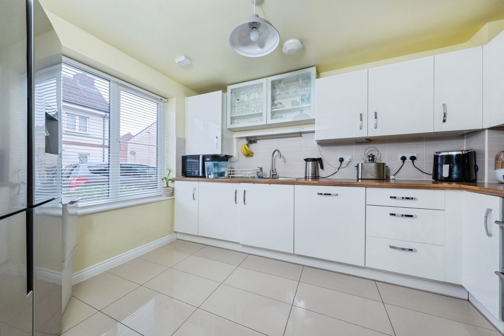 Property photo 3 of 17 Photo