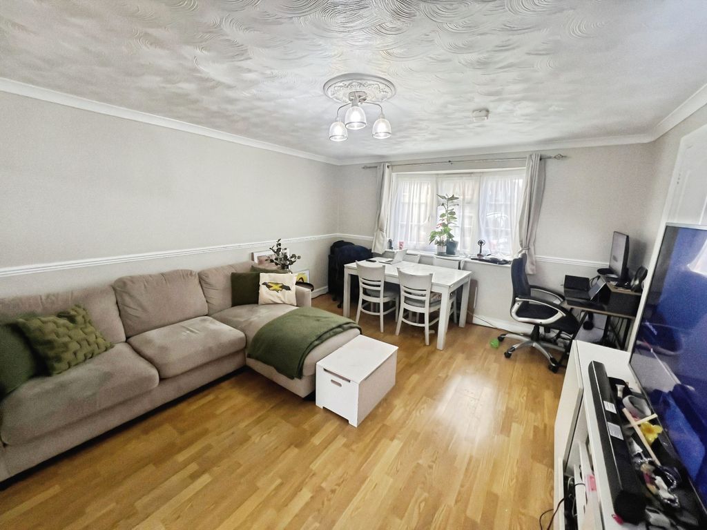 Property photo 2 of 7 Image