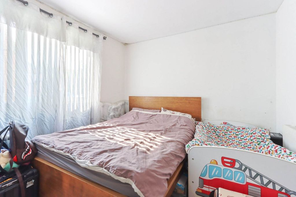 Property photo 3 of 5