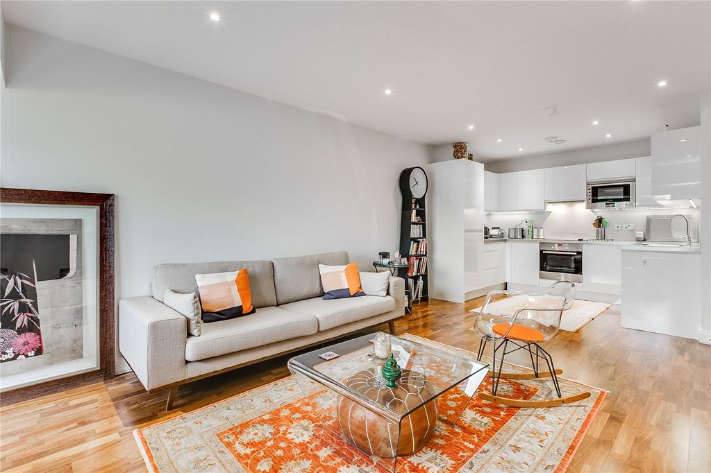 Property photo 1 of 8 Reception Room