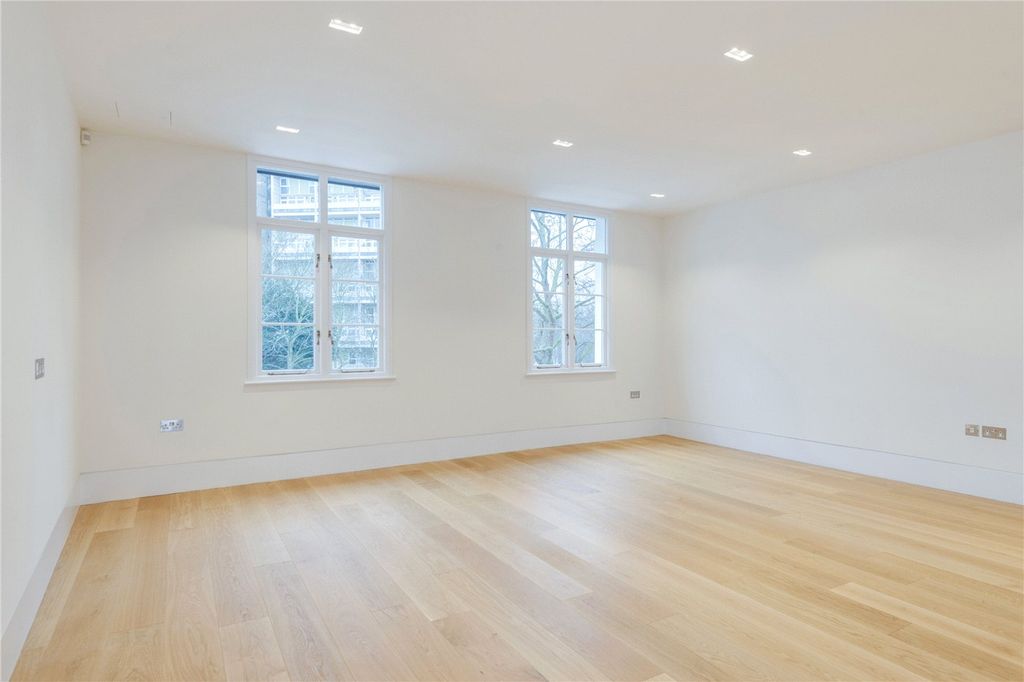 Property photo 3 of 17 Picture No. 04