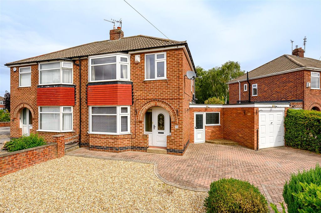 Property photo 1 of 17 External