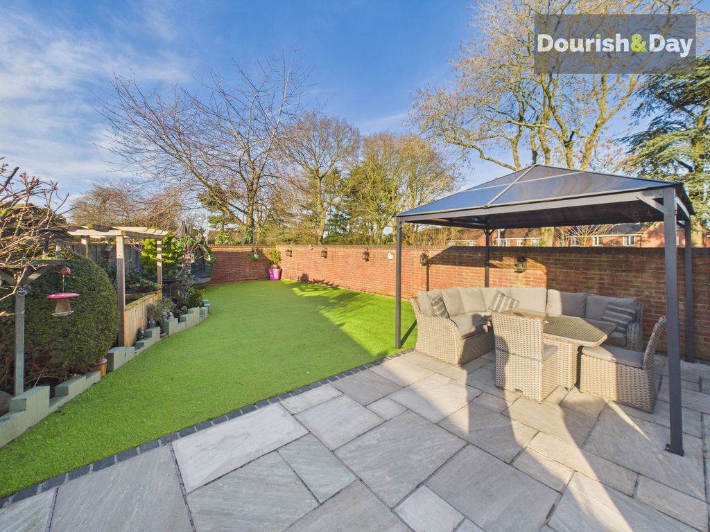 Property photo 3 of 27