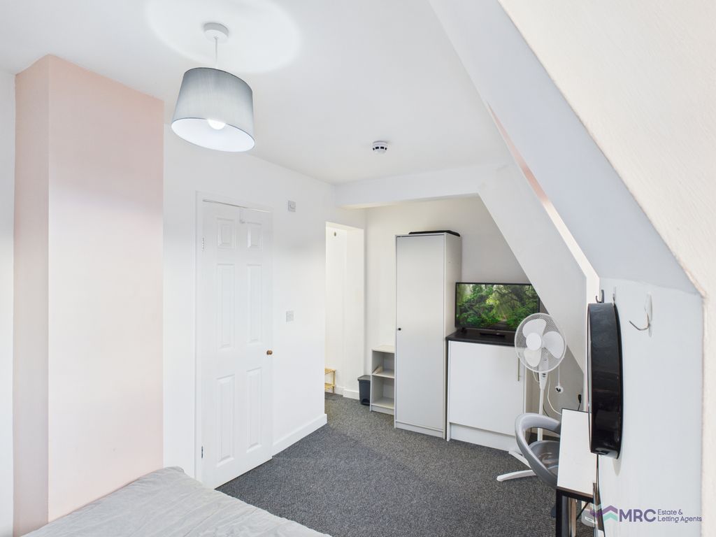 Property photo 3 of 6 Gallery