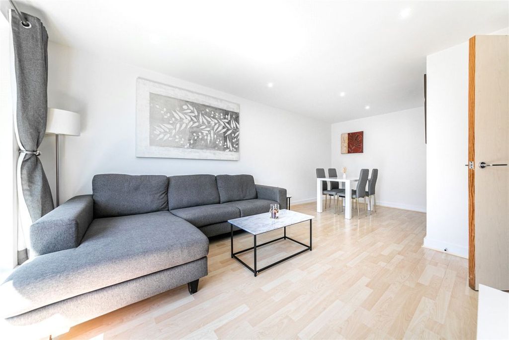 Property photo 3 of 10