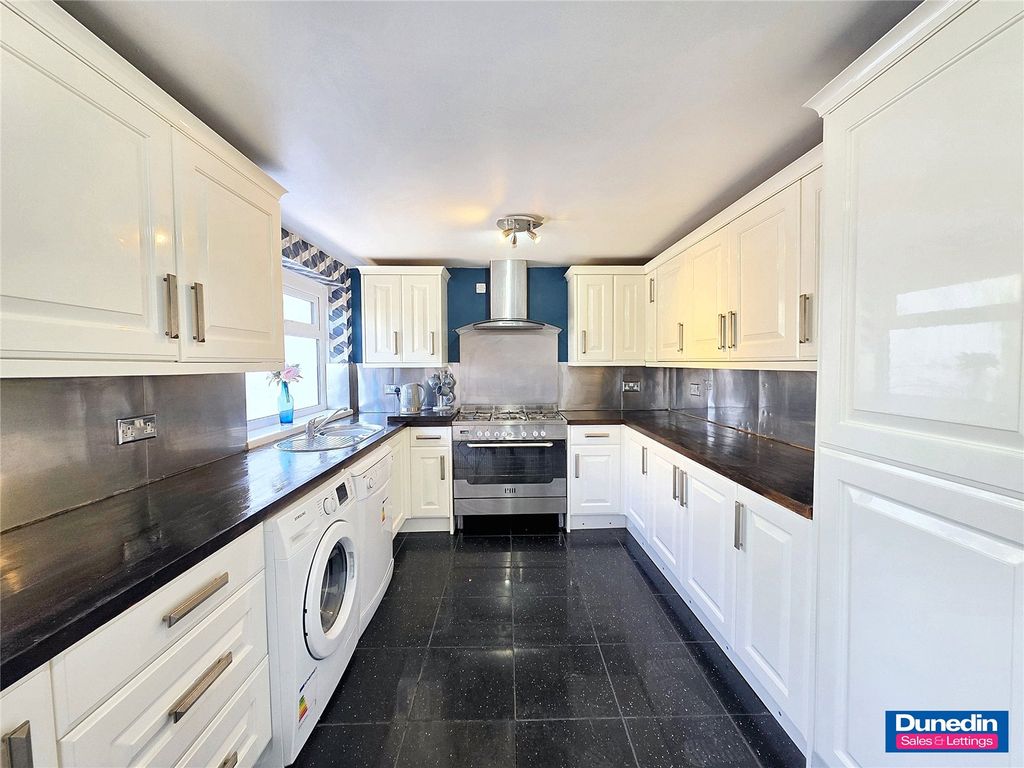 Property photo 2 of 17 Picture No. 04