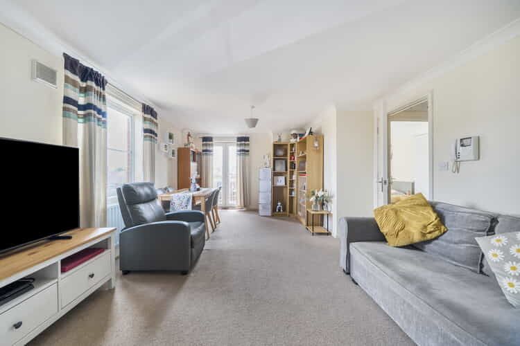 Property photo 2 of 23