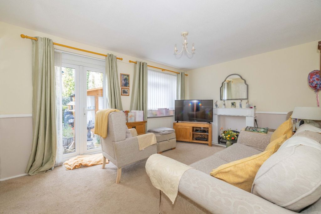 Property photo 3 of 12 Picture 3