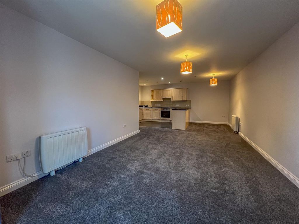 Property photo 2 of 10 11 Griffin House-5.Jpg
