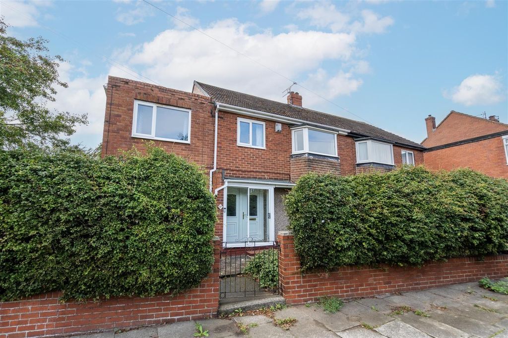 Property photo 1 of 8 External