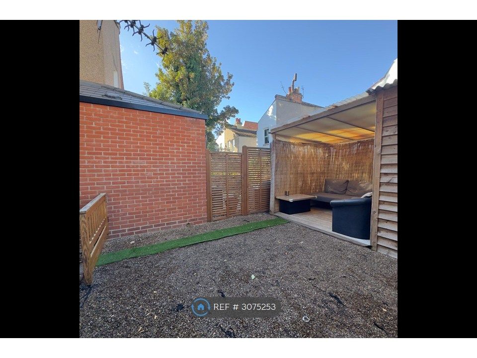Property photo 3 of 10