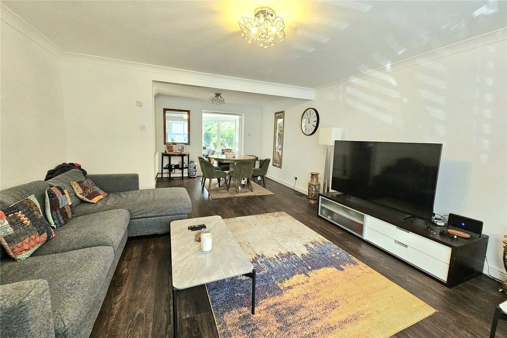 Property photo 3 of 19 Picture No. 04