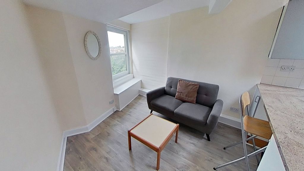Property photo 2 of 14 Picture No. 28