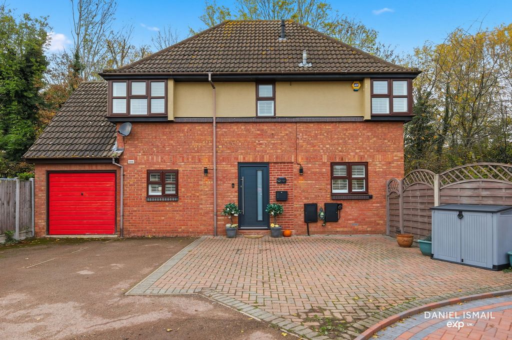 Property photo 2 of 37