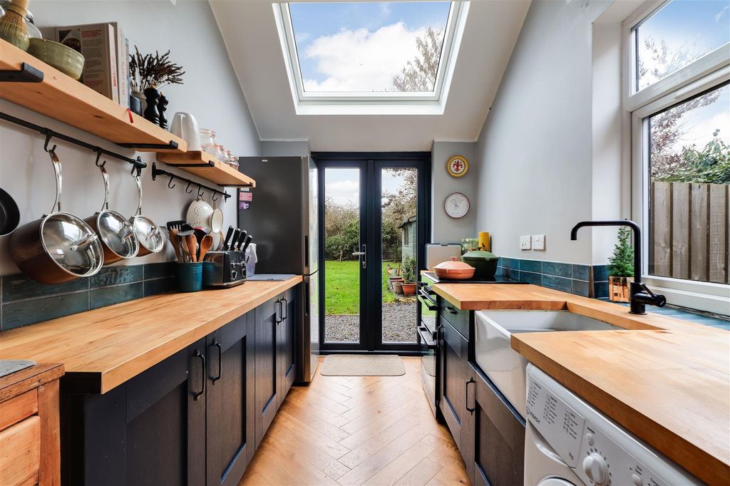 Property photo 3 of 19 Img (9).Jpg