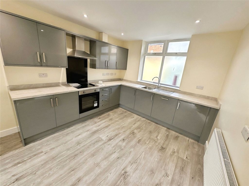 Property photo 2 of 16 Picture No. 19