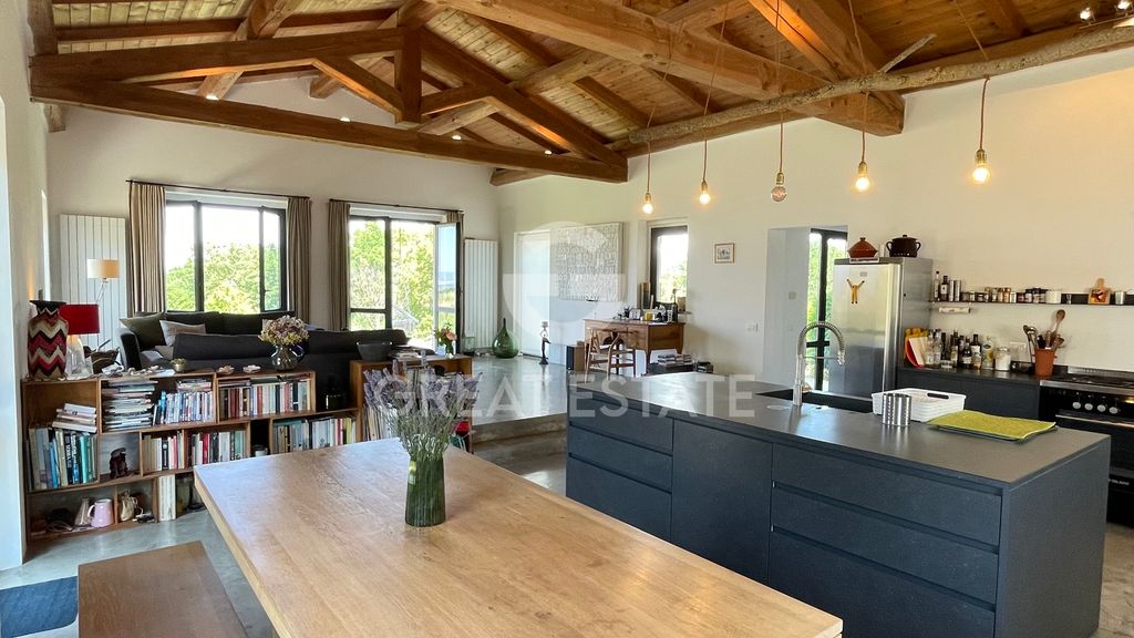 Property photo 2 of 46 Interiors