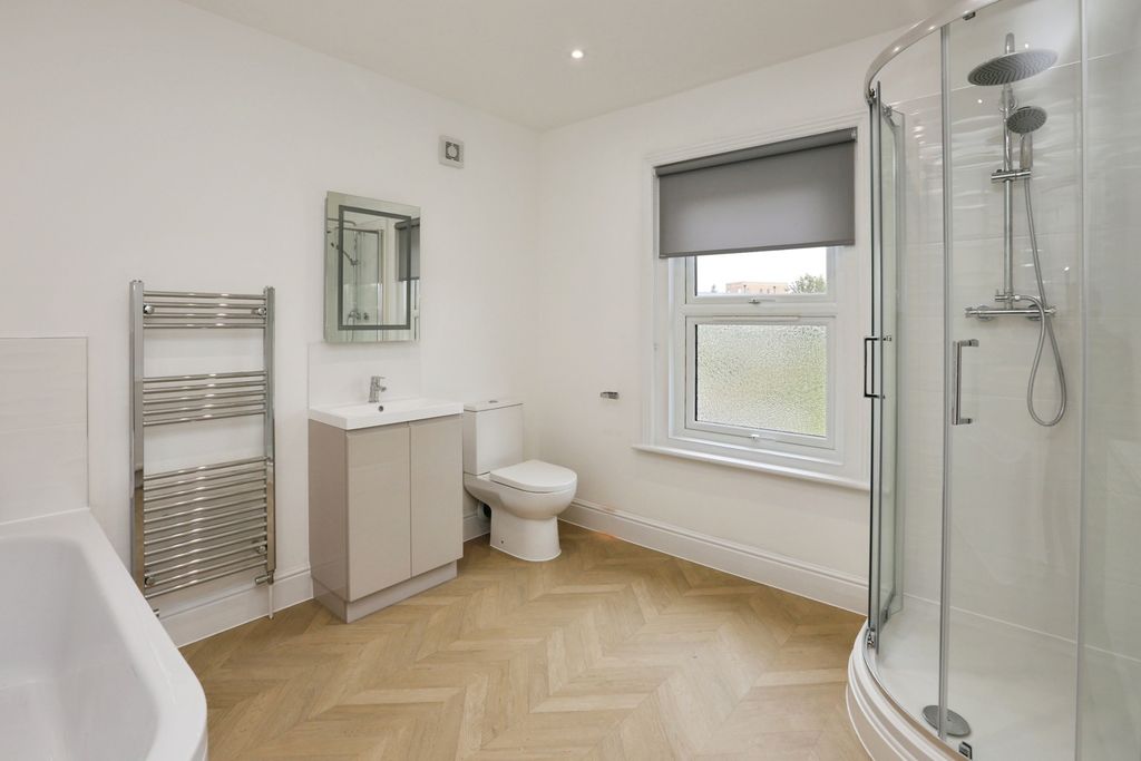 Property photo 3 of 17 Pbox-Img.Jpg