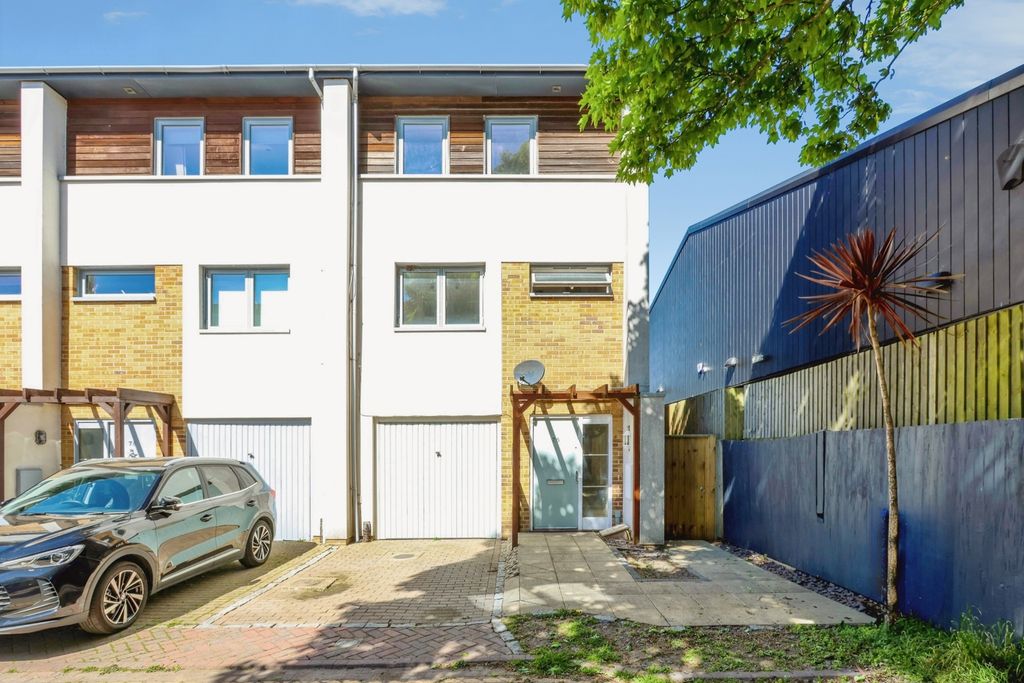 Property photo 1 of 16 Pbox-Img.Jpg