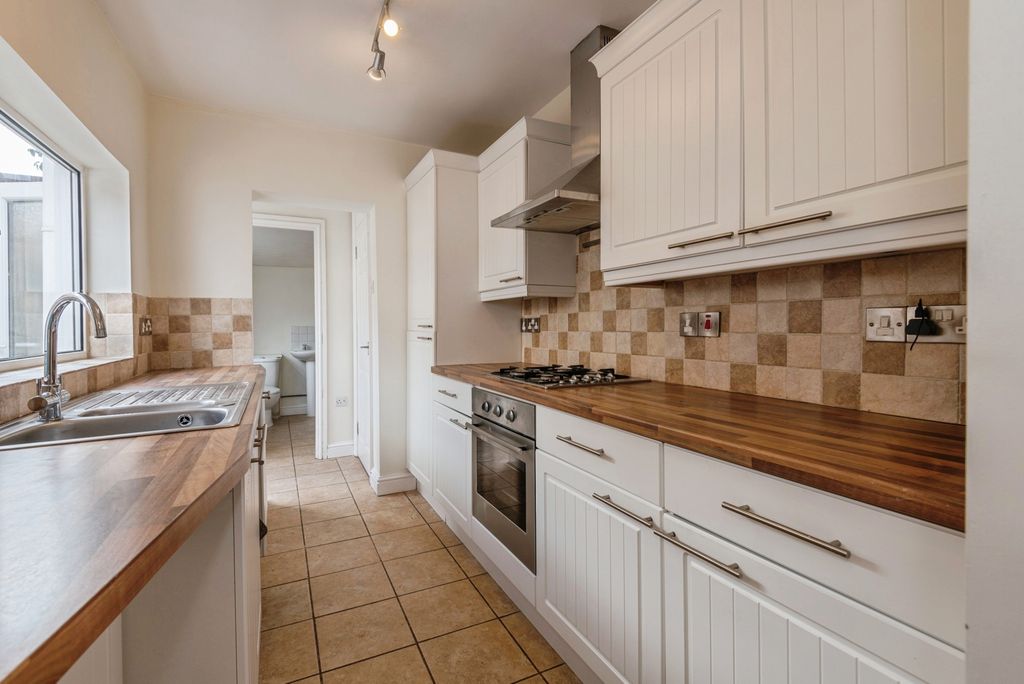 Property photo 2 of 18 Pbox-Img.Jpg