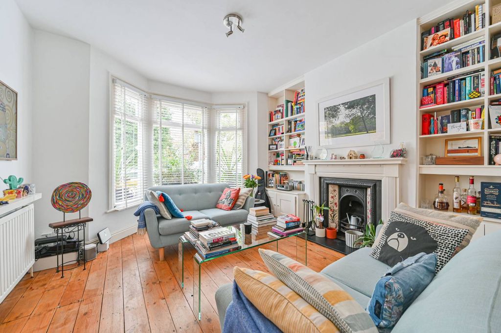 Property photo 3 of 25