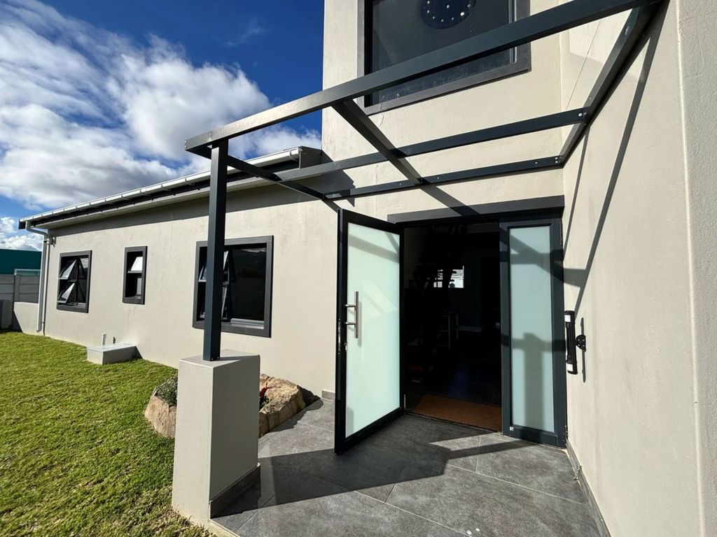 Property photo 3 of 48