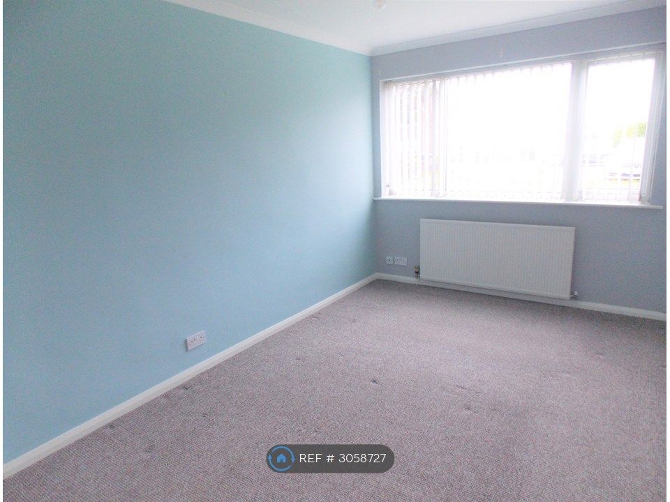 Property photo 3 of 7 Bedroom 1