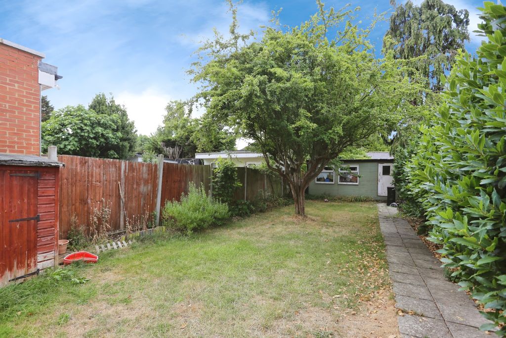 Property photo 2 of 20