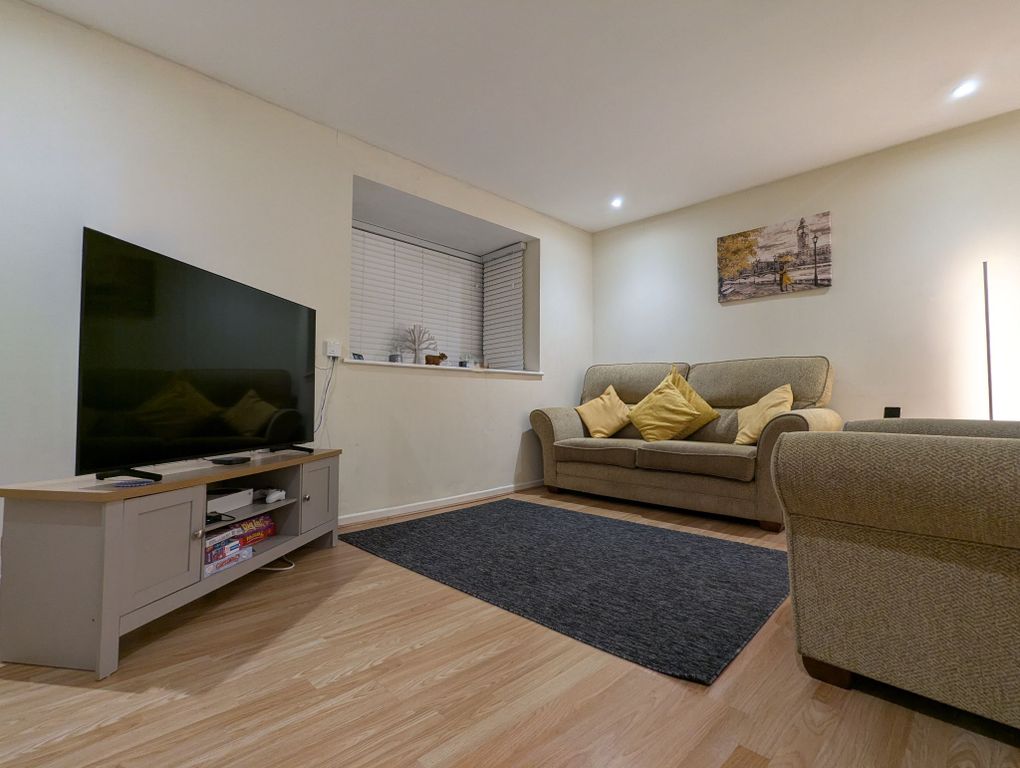 Property photo 2 of 11 Photograph 2