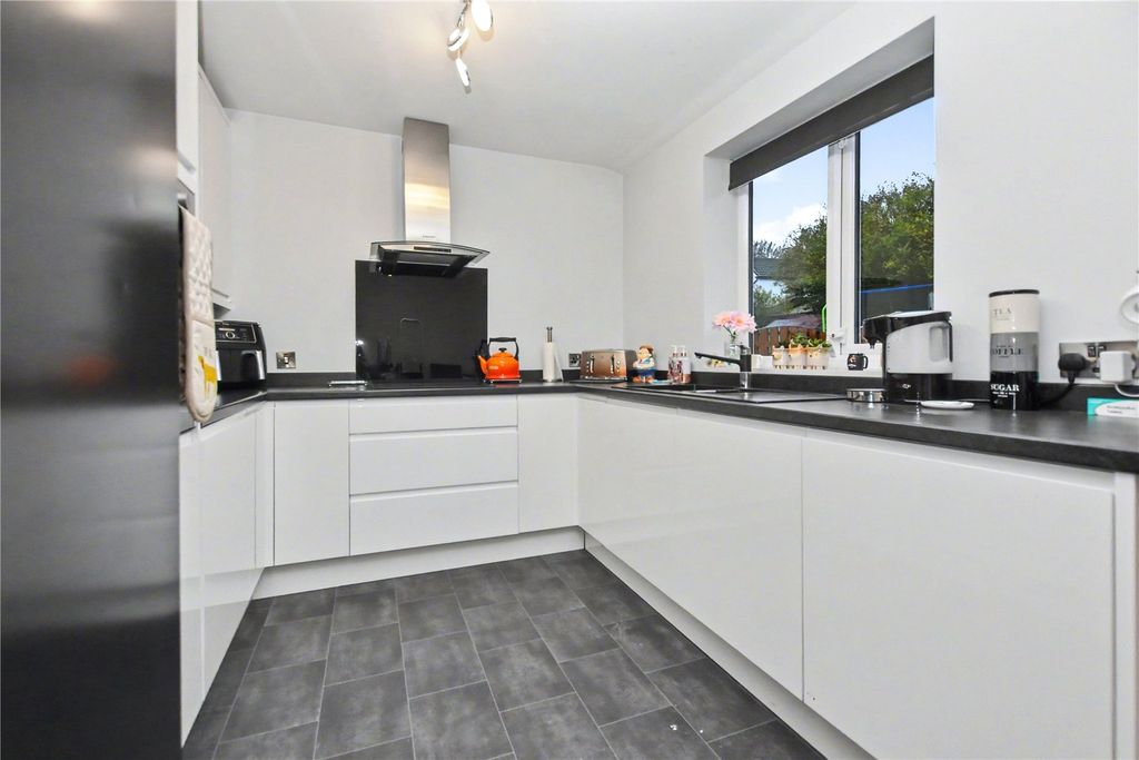 Property photo 3 of 13 Picture No. 11