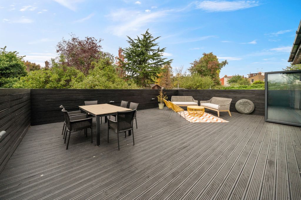 Property photo 3 of 14 4343923