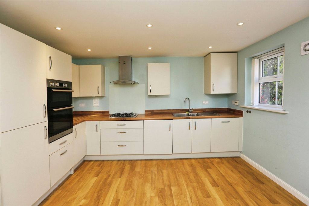 Property photo 2 of 27 Kitchen