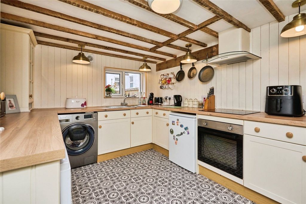 Property photo 2 of 14 Picture No. 23