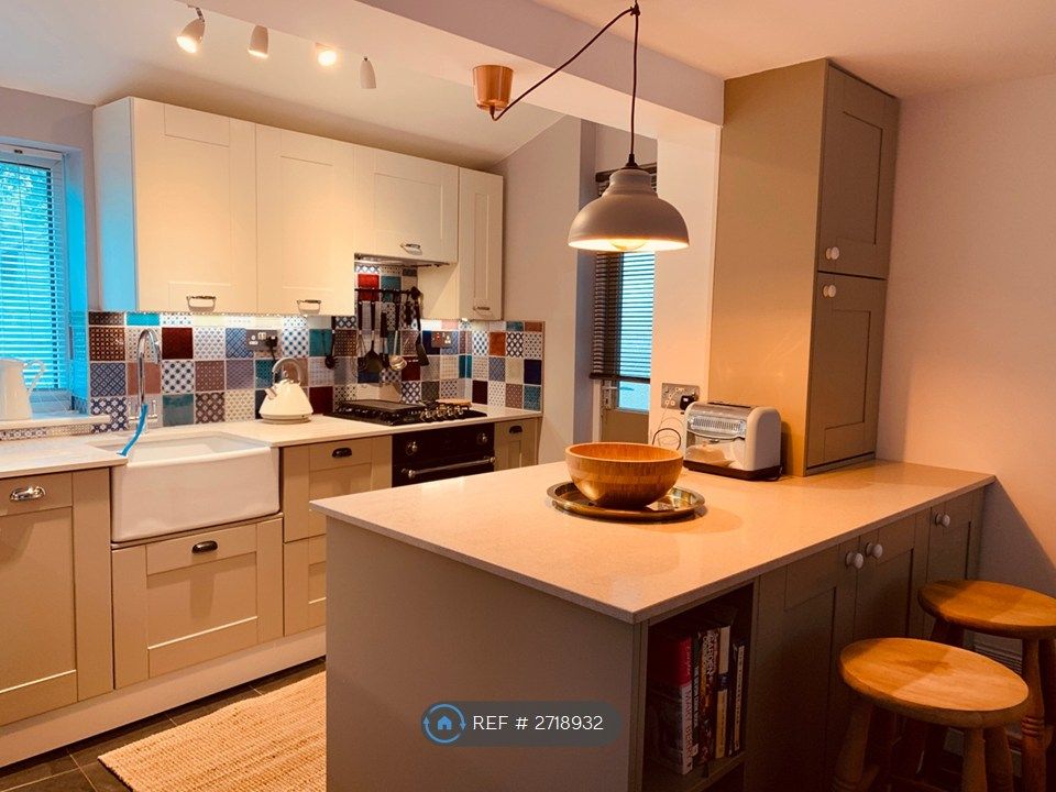 Property photo 2 of 15 Kitchen