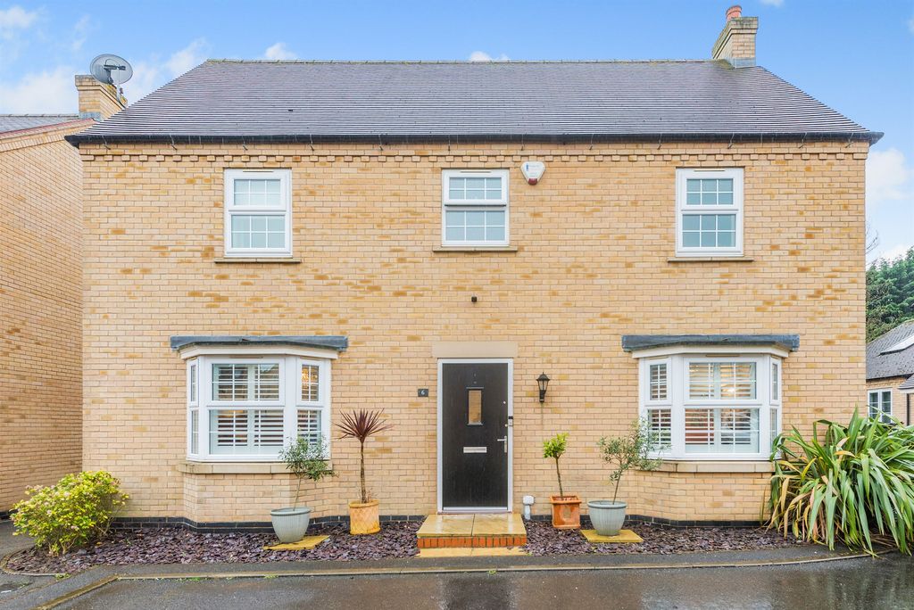 Property photo 2 of 13