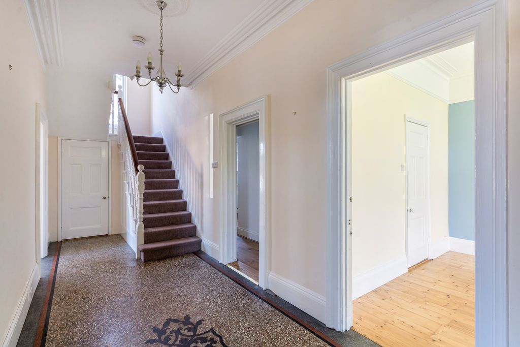 Property photo 3 of 22 Entrance Hallway
