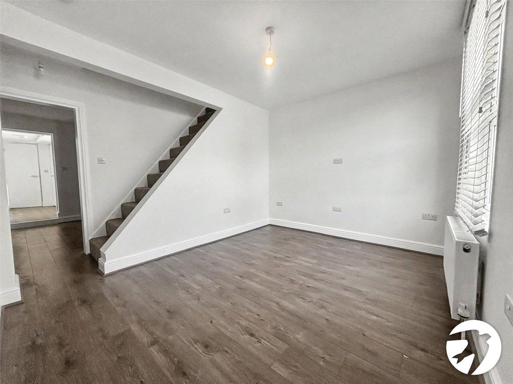 Property photo 3 of 13 Picture No. 02