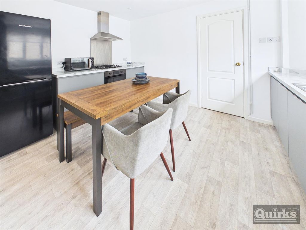 Property photo 3 of 14 Cam02342G0-Pr0161-Still003.Jpg