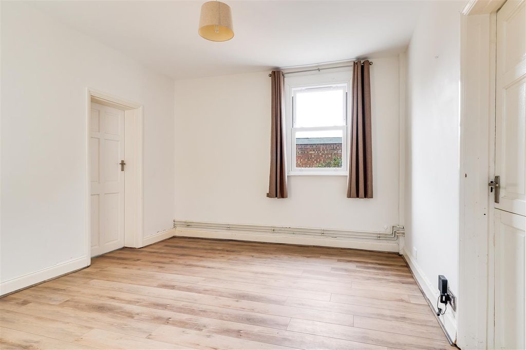 Property photo 2 of 13 Img (8).Jpg