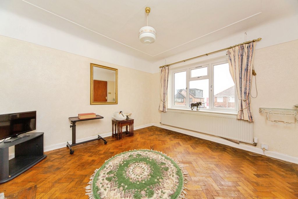 Property photo 3 of 24 Pbox-Img.Jpg
