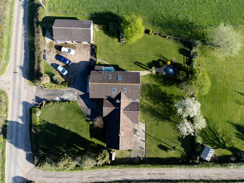 Property photo 1 of 24 Greenfields-11