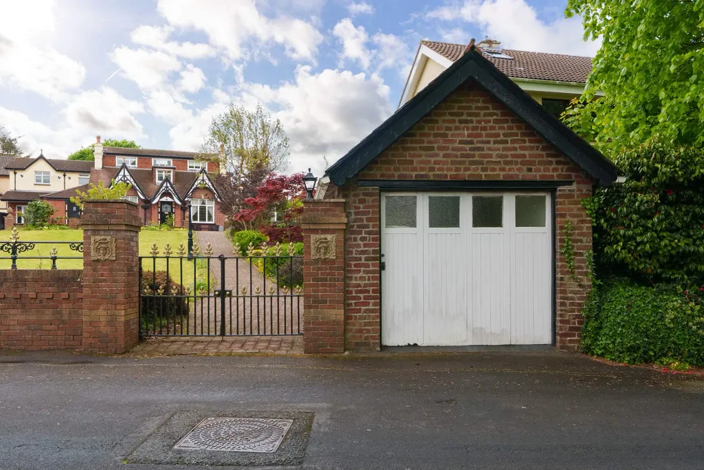 Property photo 3 of 37