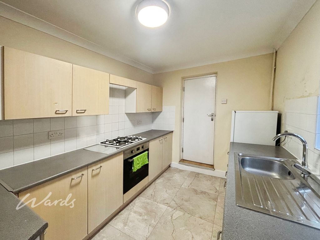 Property photo 3 of 12 Kitchen.