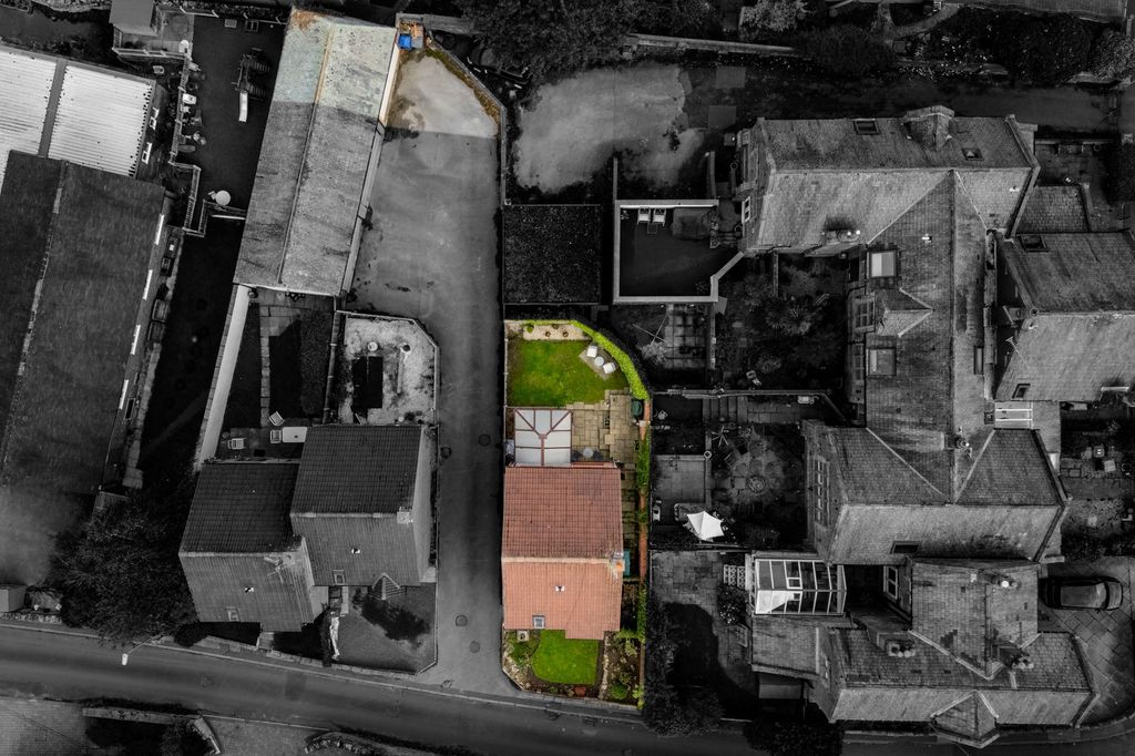 Property photo 3 of 20