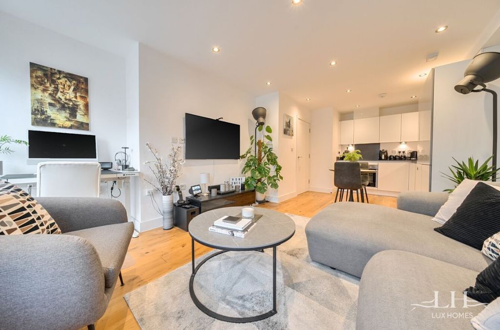 Property photo 3 of 19