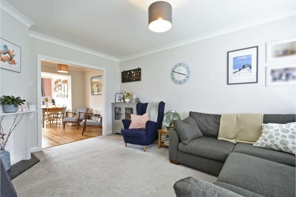 Property photo 2 of 18