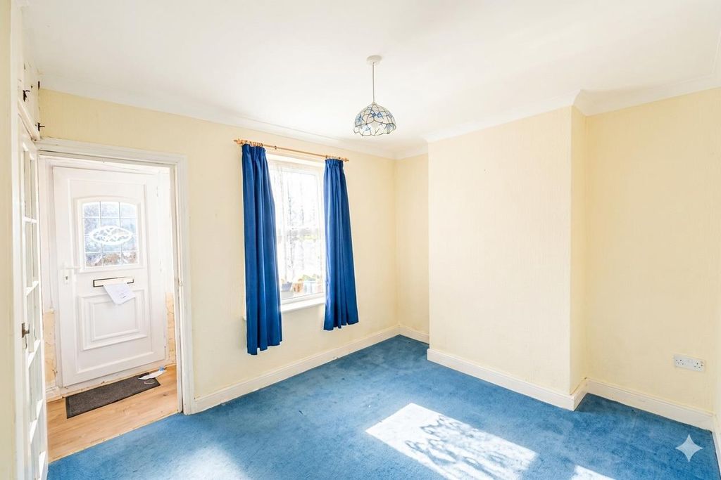 Property photo 3 of 13 08.Png