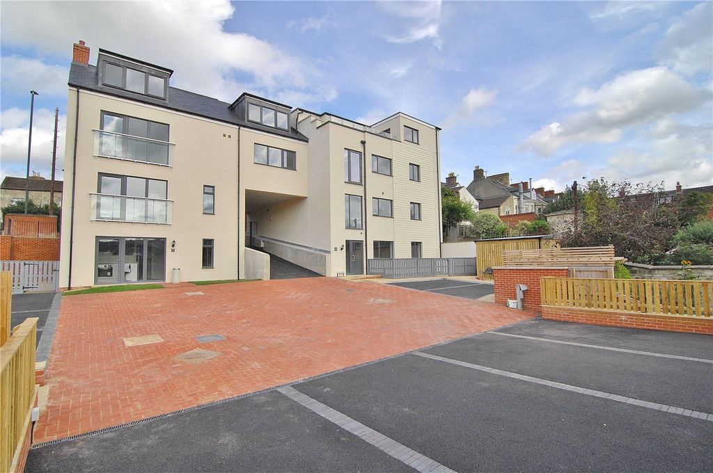Property photo 1 of 13 Picture No. 32