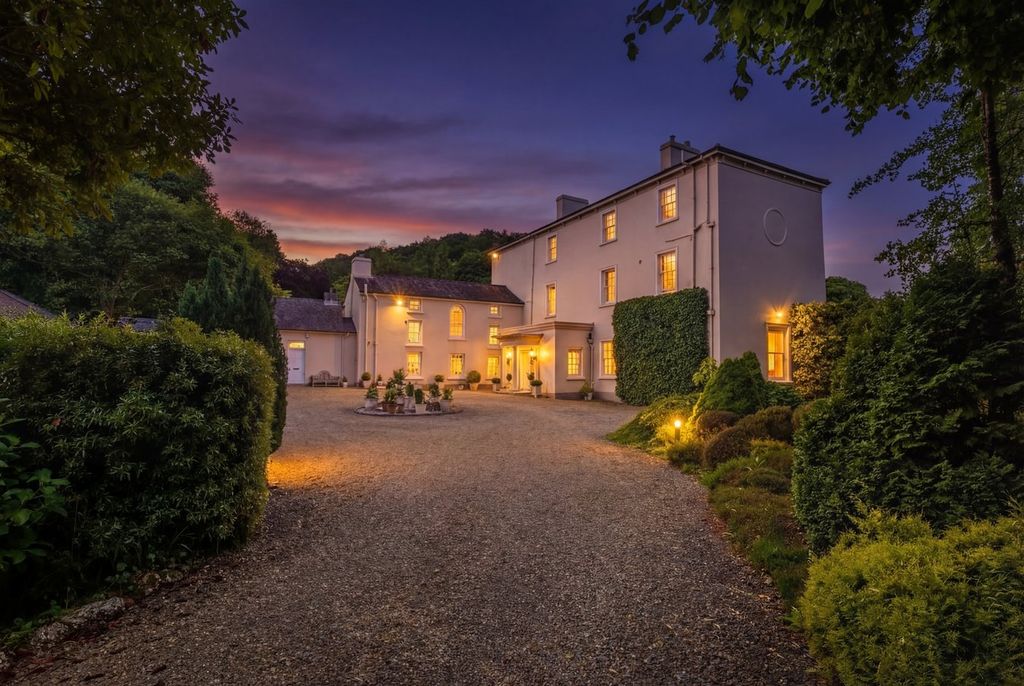 Property photo 1 of 36