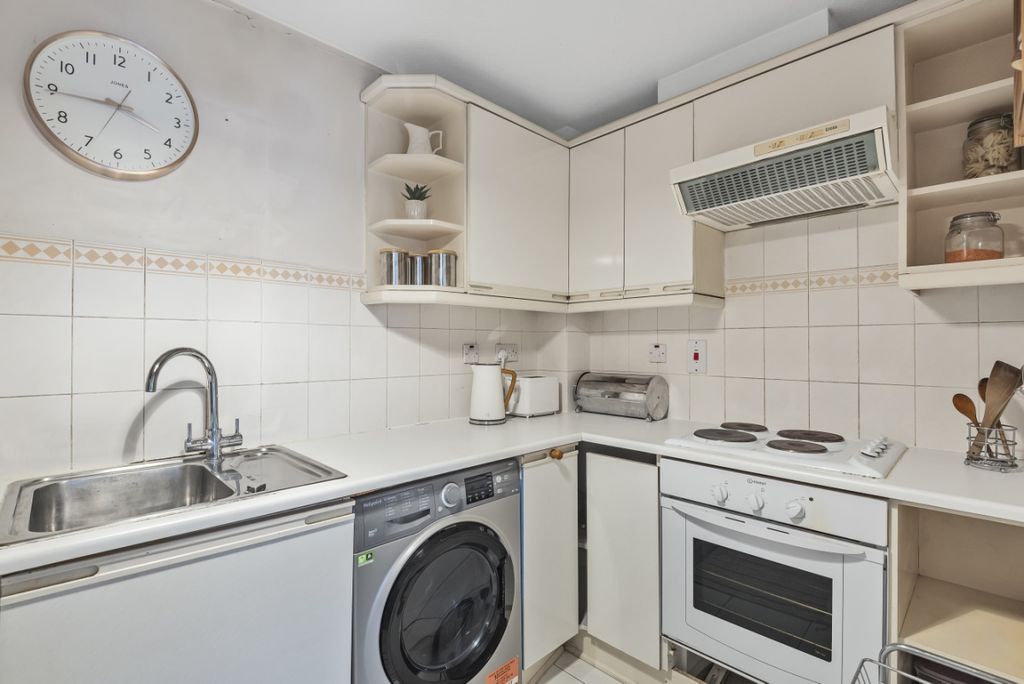 Property photo 3 of 5 832403 (3)